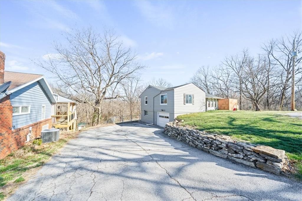 8008 Parkview Avenue — photo 3