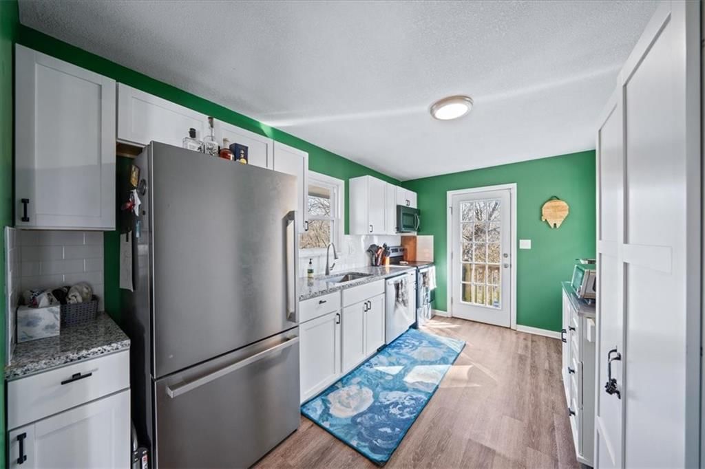8008 Parkview Avenue — photo 11