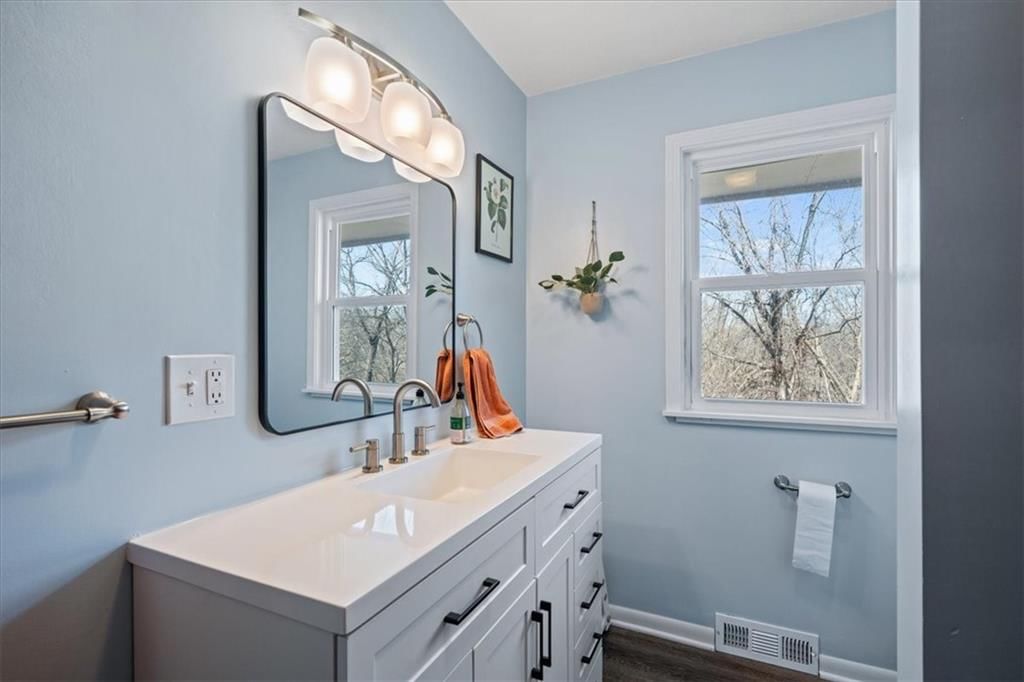 8008 Parkview Avenue — photo 17