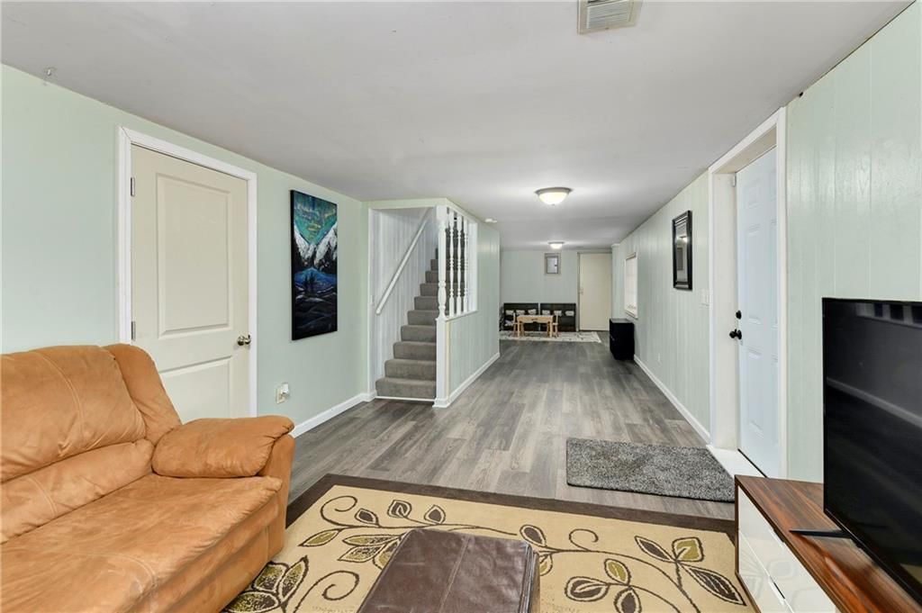 6411 Harvard Avenue — photo 17