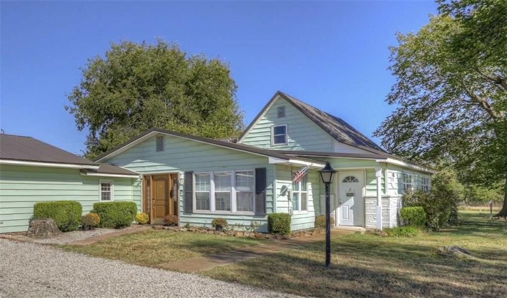 3617 SW Center Road, Columbus, KS