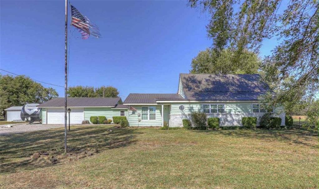 3617 SW Center Road — photo 5