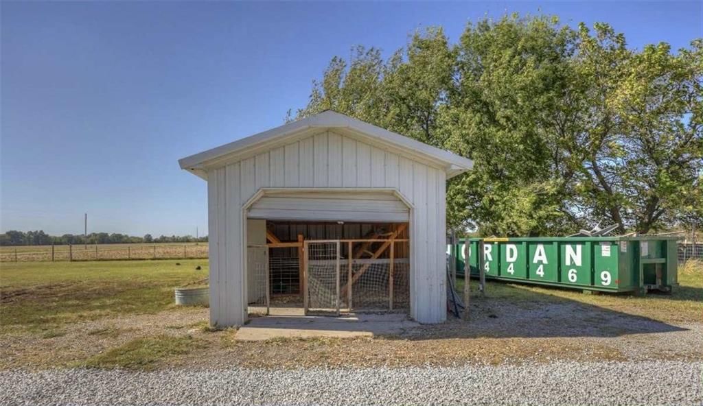 3617 SW Center Road — photo 40