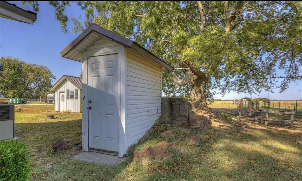 3617 SW Center Road — photo 42