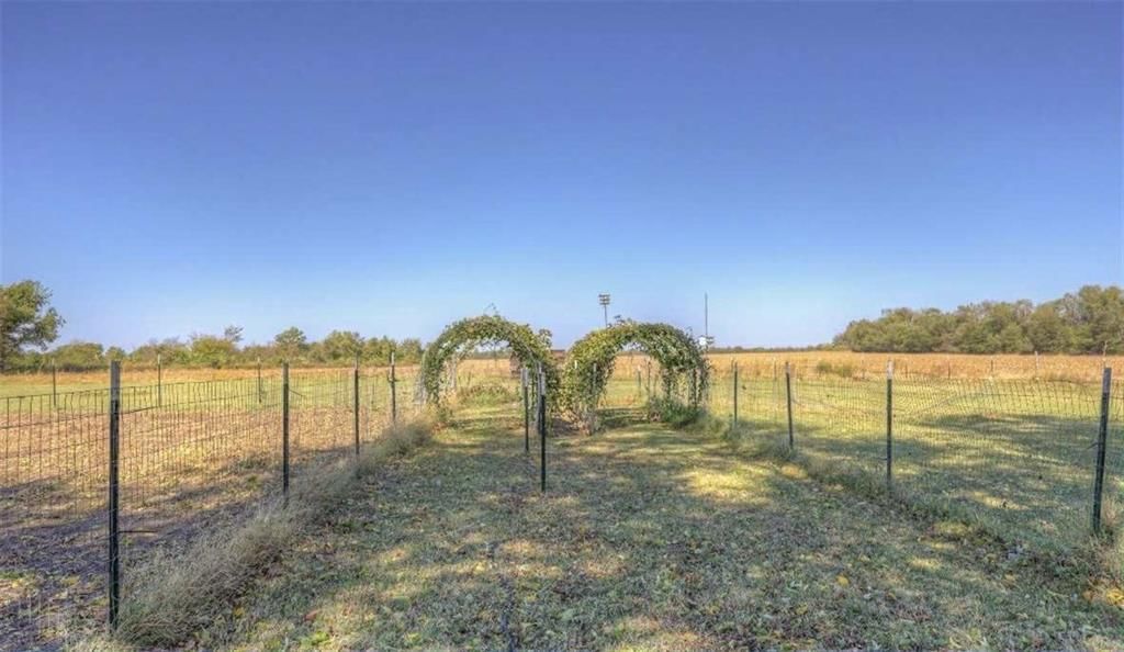 3617 SW Center Road — photo 48