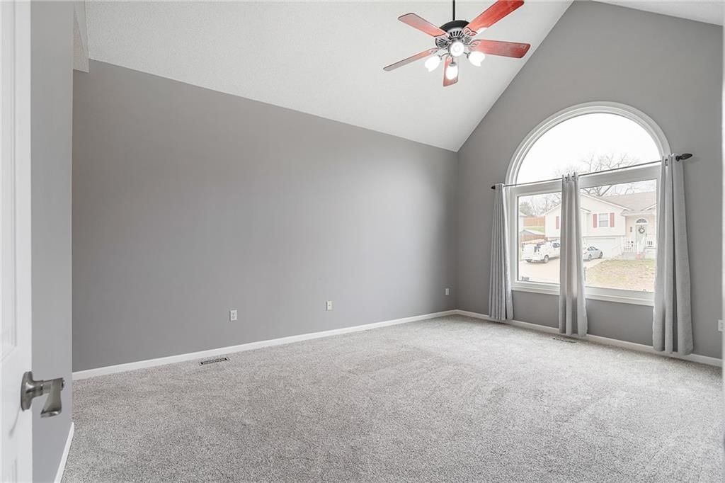 5217 S Powell Avenue — photo 6