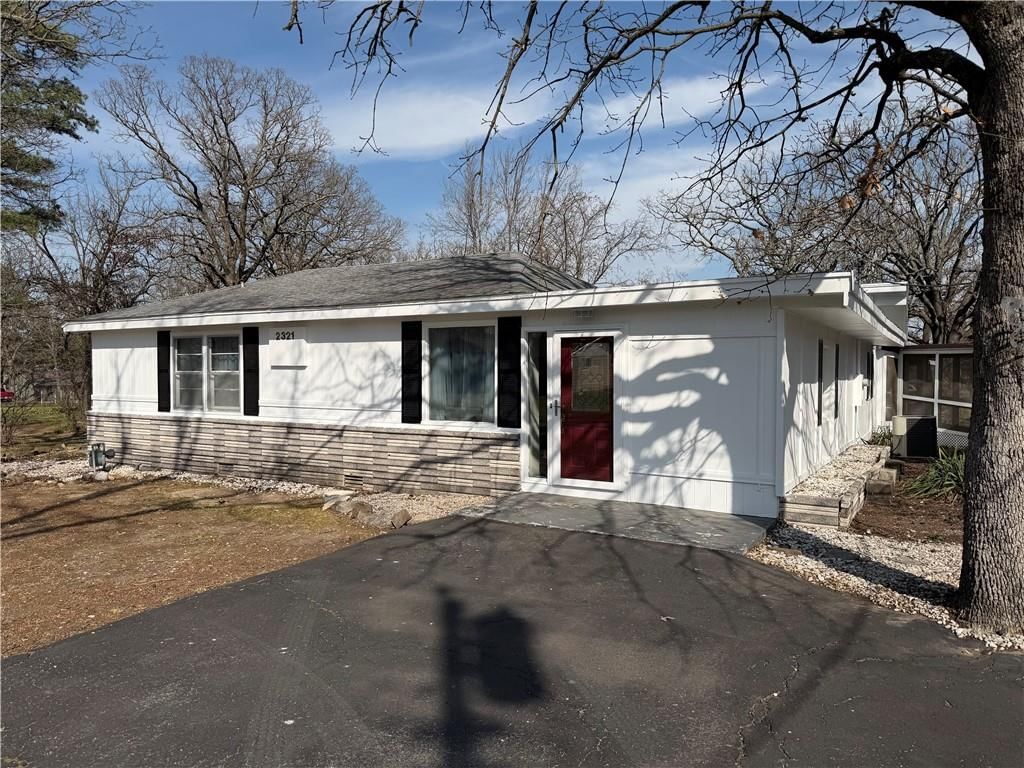 2321 Joplin Street — photo 2
