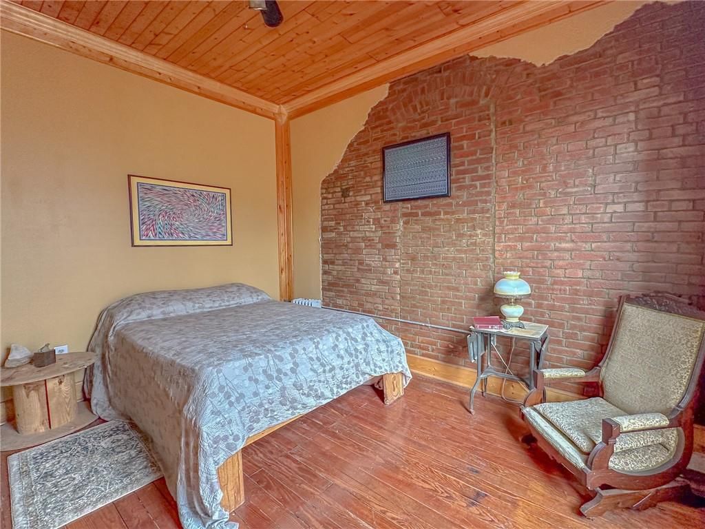 215 South Street — photo 16