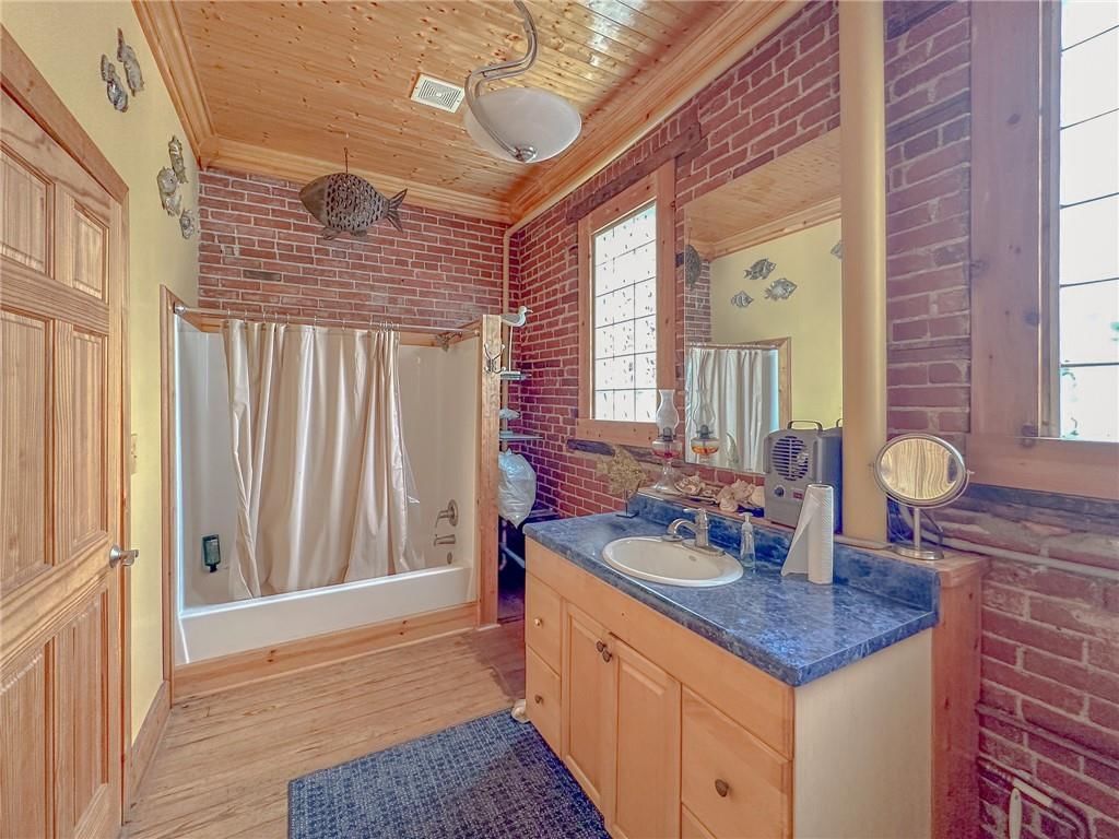 215 South Street — photo 22