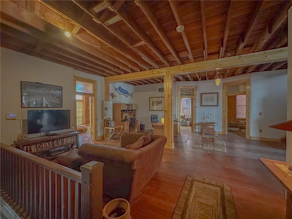 215 South Street — photo 27