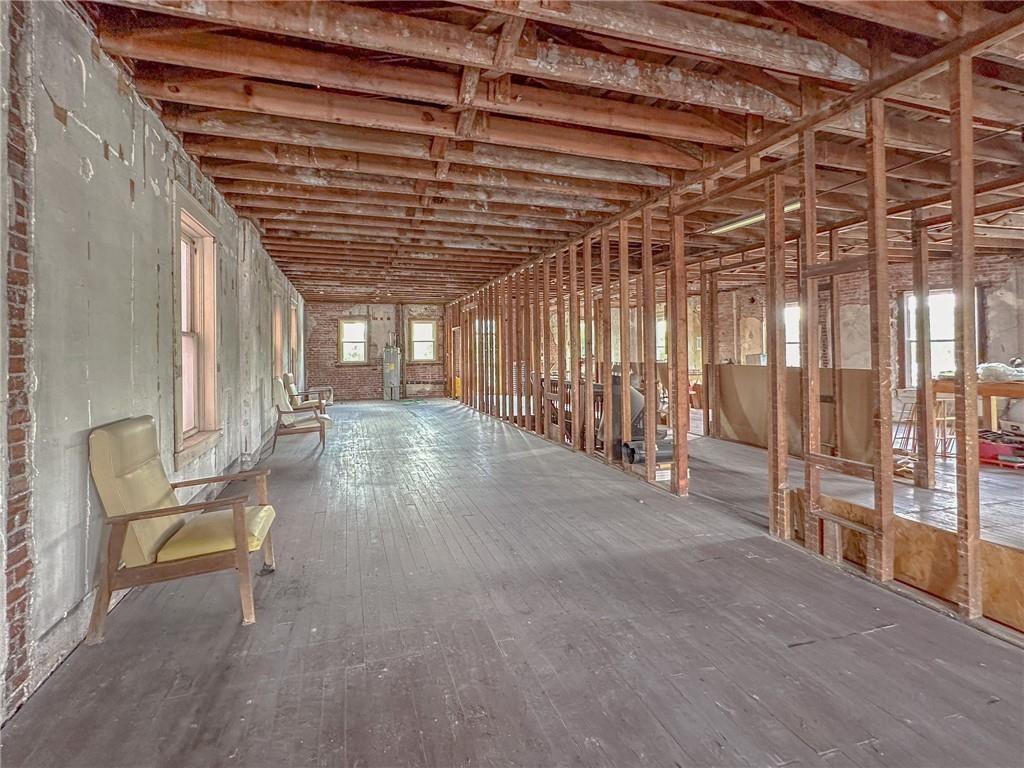 215 South Street — photo 34