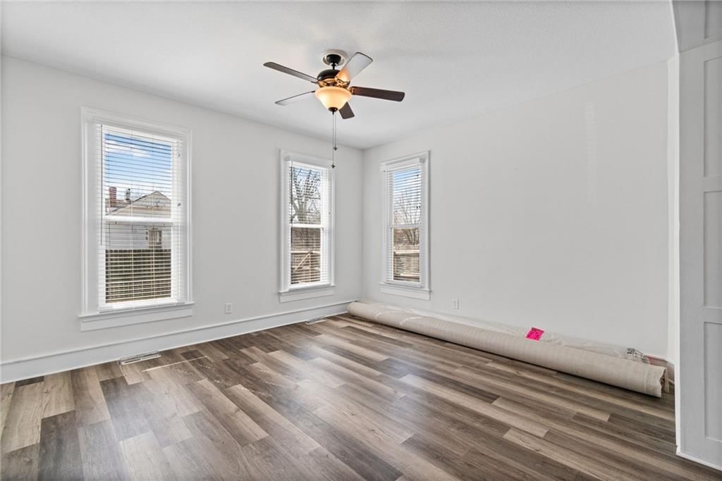 303 S Elm Street — photo 8