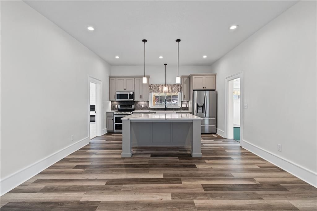 303 S Elm Street — photo 9