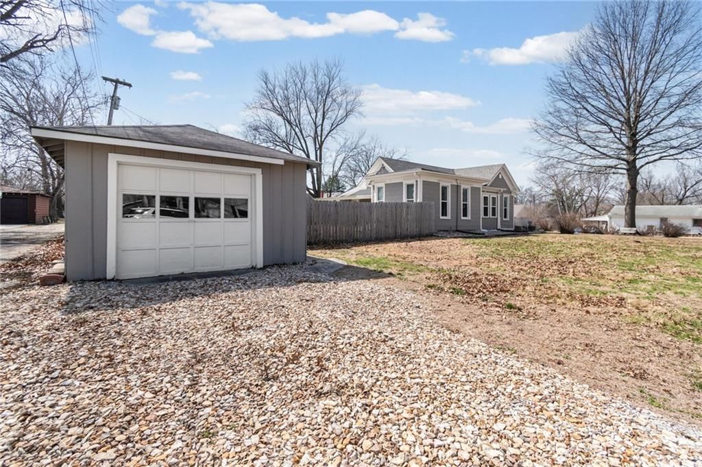 303 S Elm Street — photo 31
