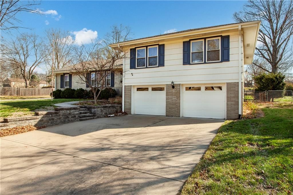 4819 NE Sherwood Drive — photo 3