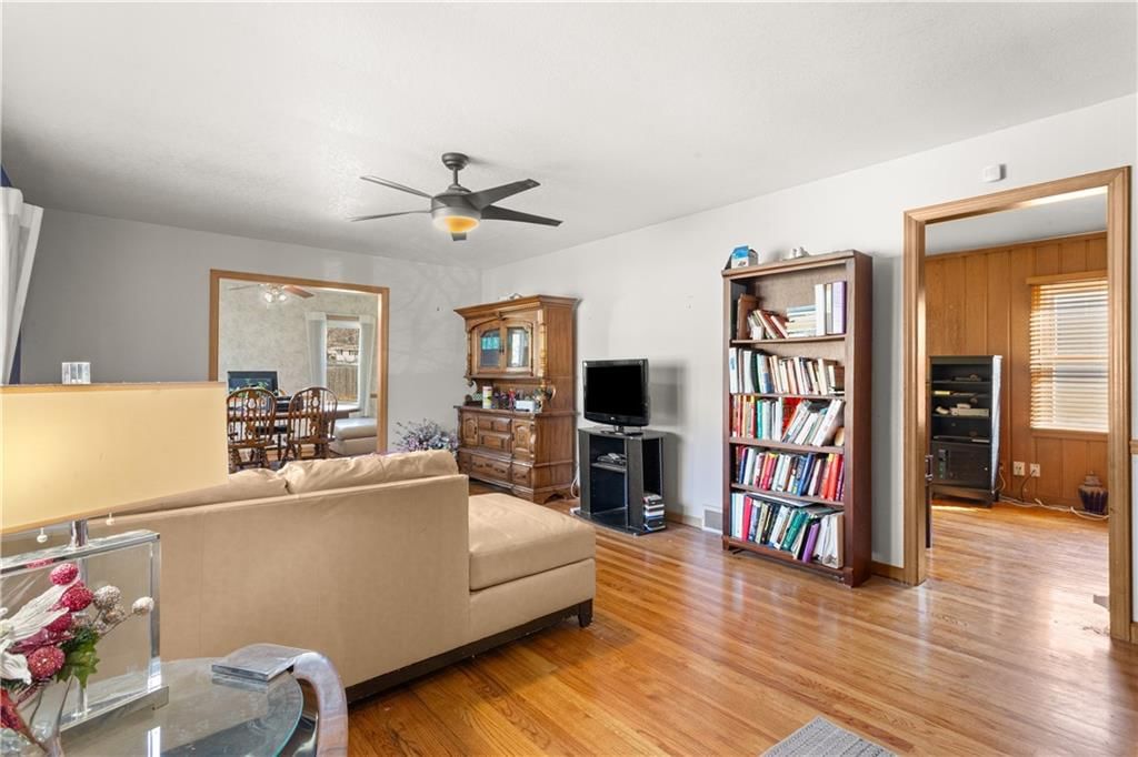 4819 NE Sherwood Drive — photo 4