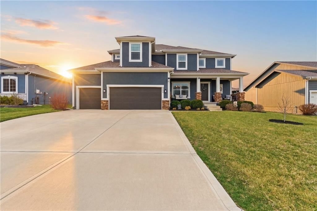 4406 SW Amethyst Drive, Lee's Summit, MO