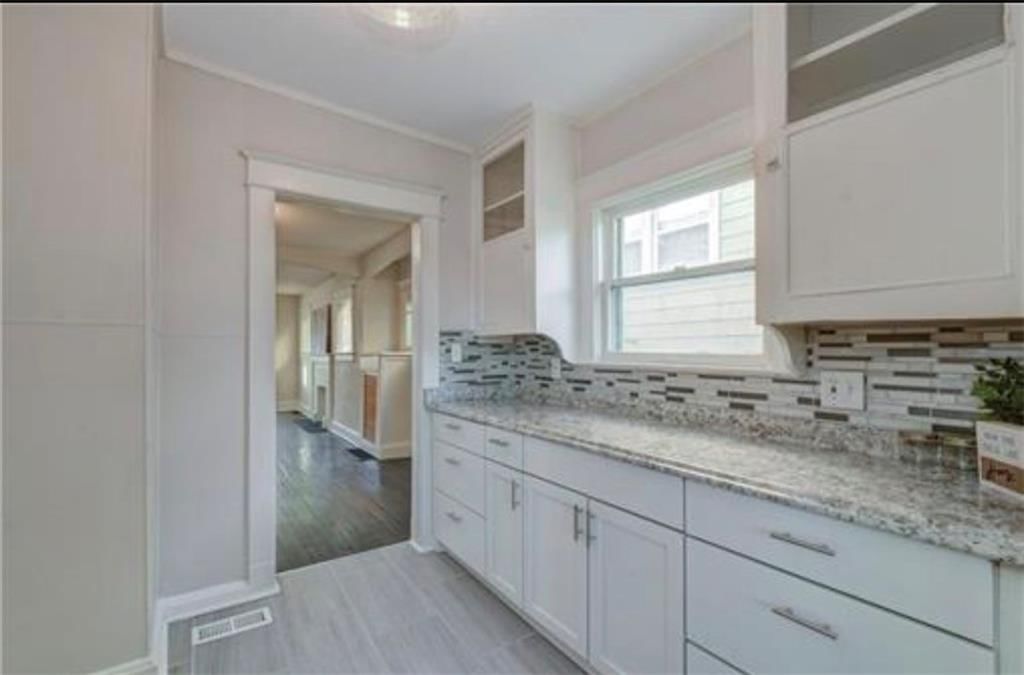 2024 E 48th Terrace — photo 12