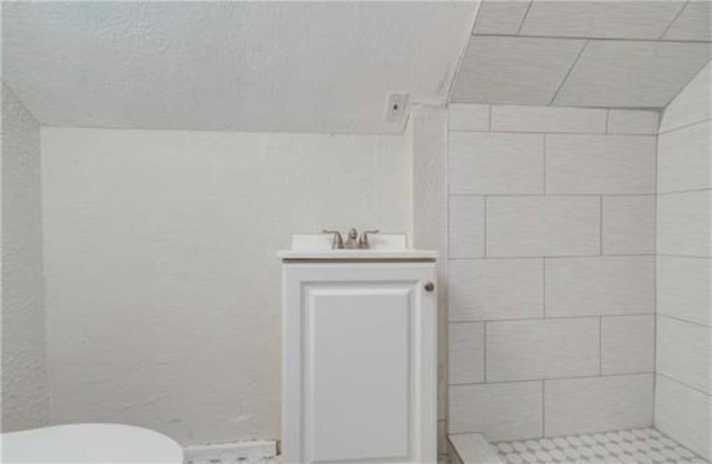 2024 E 48th Terrace — photo 15