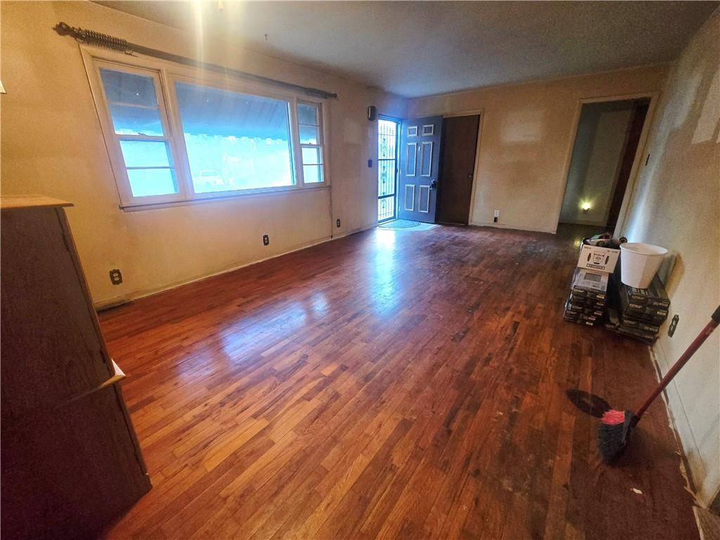 402 Vine Street — photo 10
