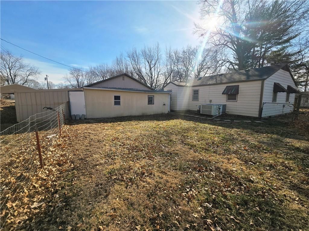 402 Vine Street — photo 22