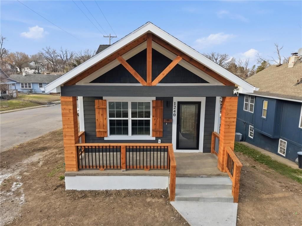 1240 Riverview Avenue — photo 5