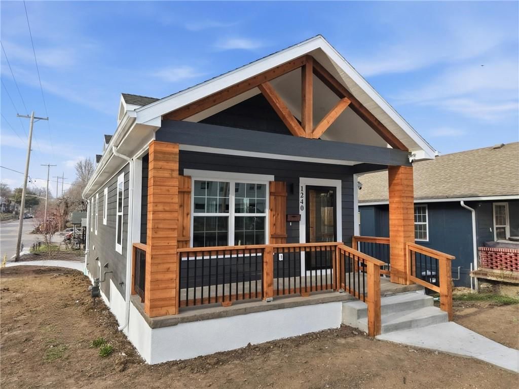1240 Riverview Avenue — photo 6