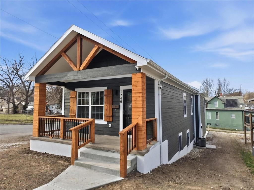 1240 Riverview Avenue — photo 7