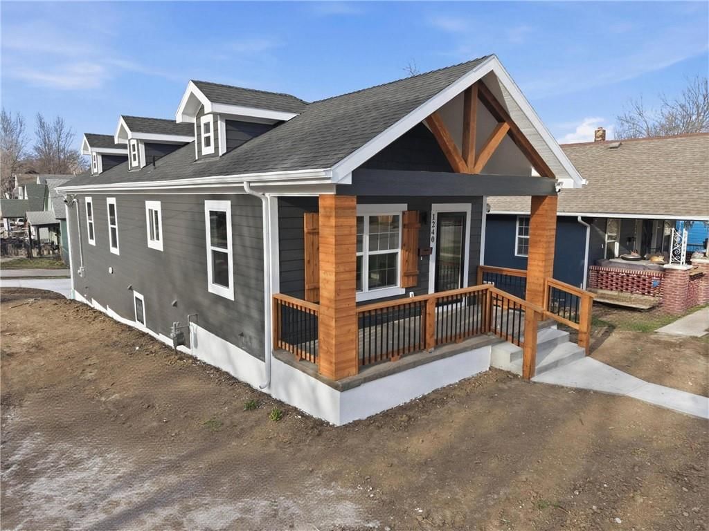 1240 Riverview Avenue — photo 8