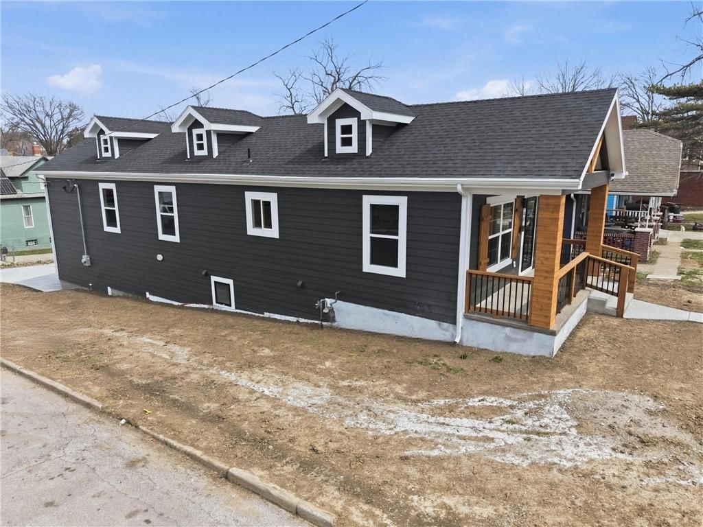 1240 Riverview Avenue — photo 9