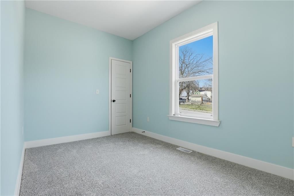 1240 Riverview Avenue — photo 22