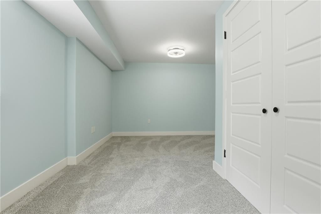 1240 Riverview Avenue — photo 37