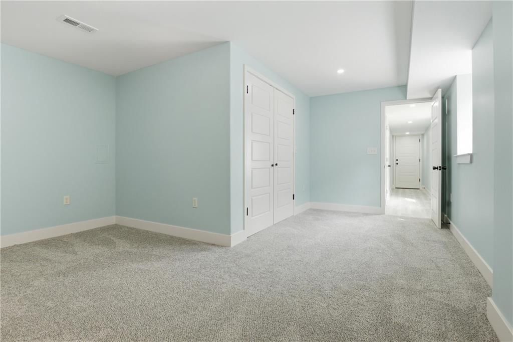 1240 Riverview Avenue — photo 39