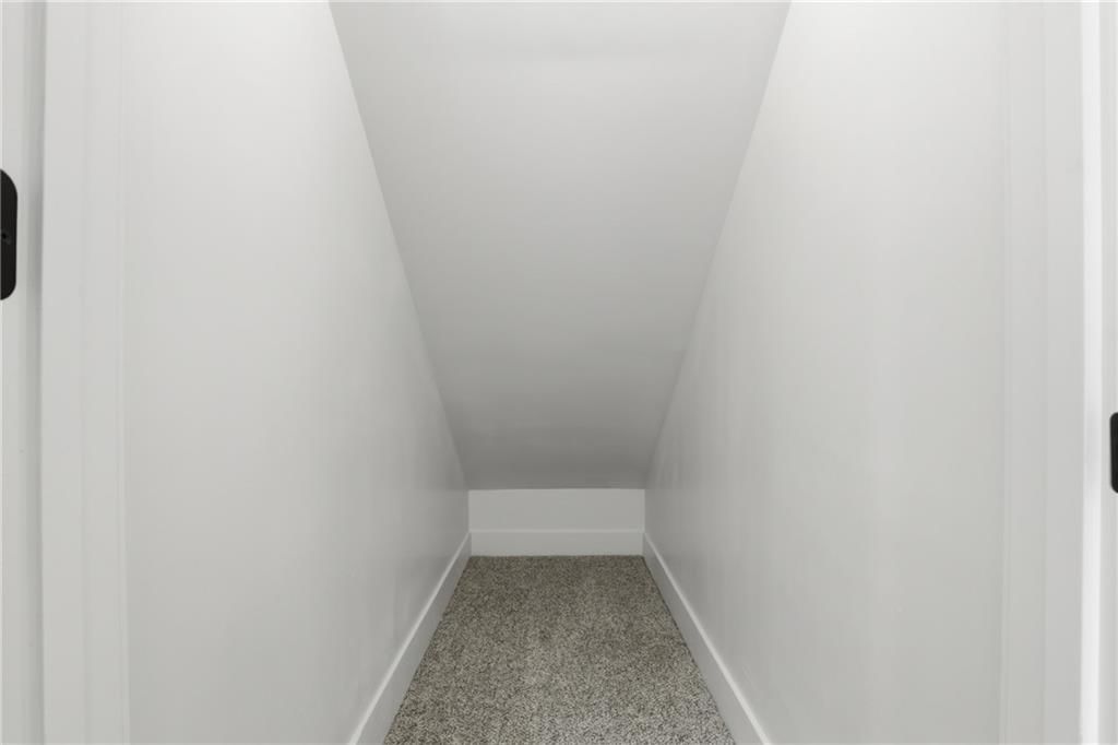 1240 Riverview Avenue — photo 40