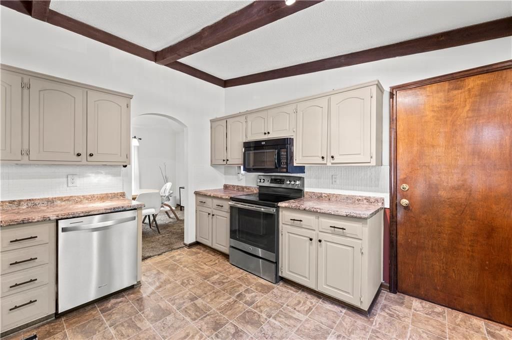 2416 E 110th Street — photo 14