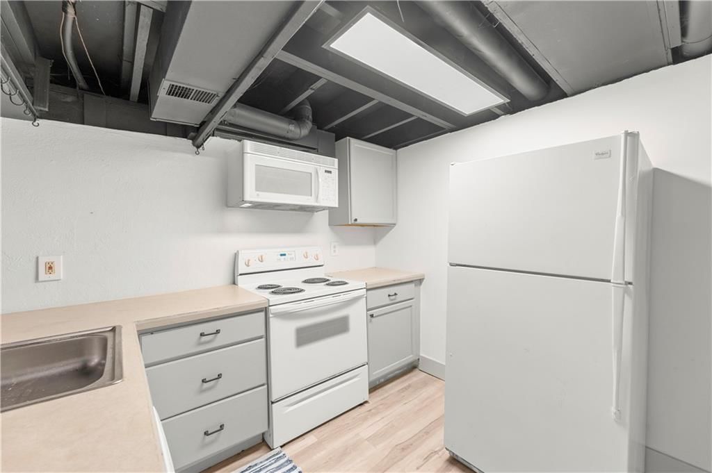2416 E 110th Street — photo 30
