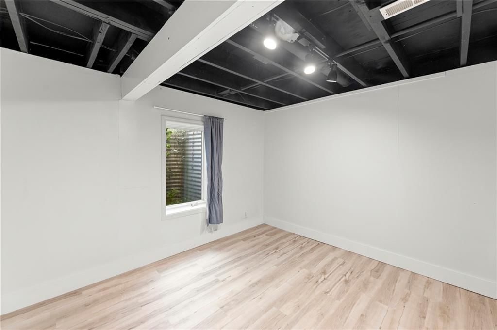 2416 E 110th Street — photo 34