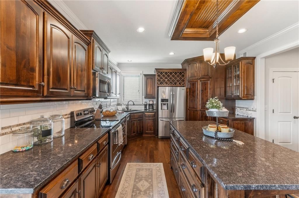 8617 Houston Street — photo 16
