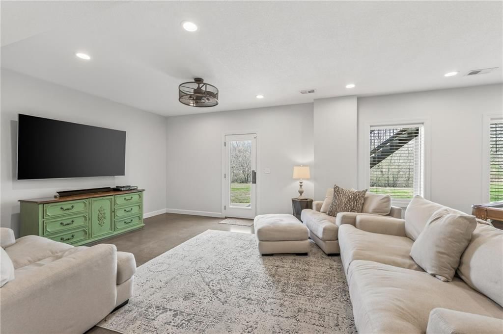8617 Houston Street — photo 45