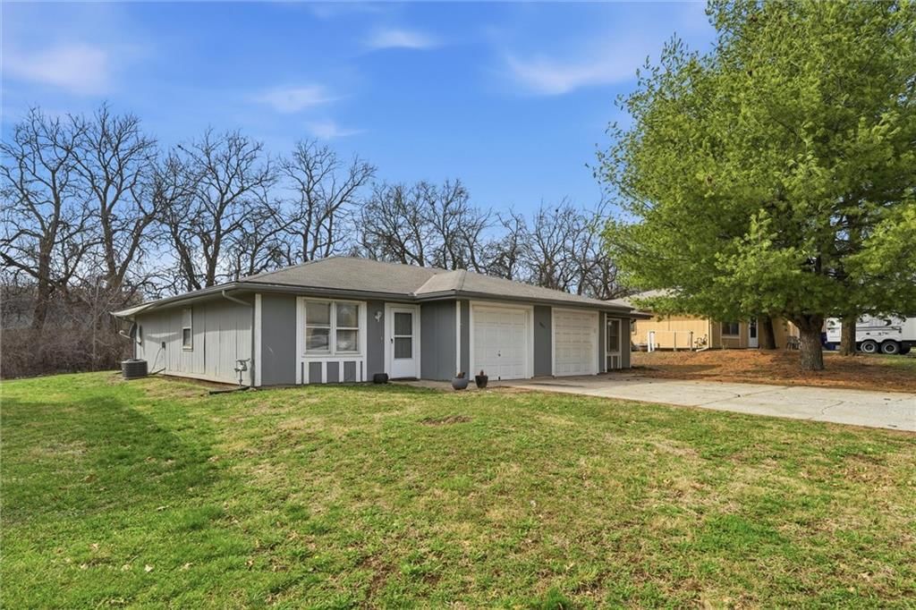 804 NE Banner Drive — photo 4