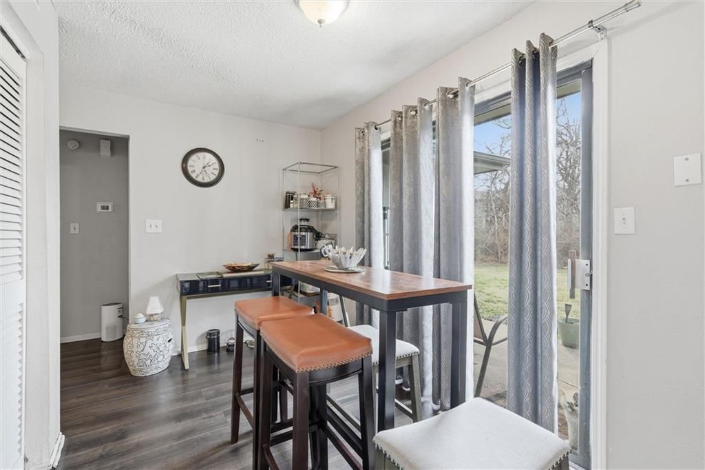 804 NE Banner Drive — photo 13