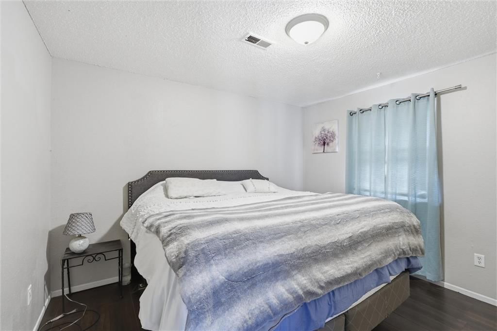 804 NE Banner Drive — photo 15