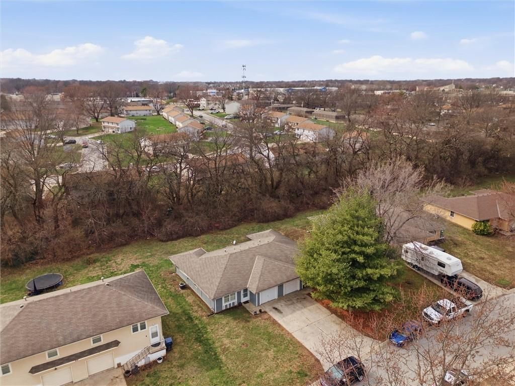804 NE Banner Drive — photo 21