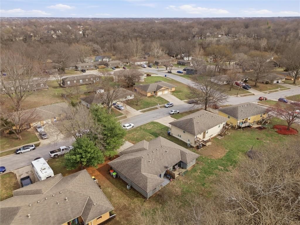 804 NE Banner Drive — photo 23