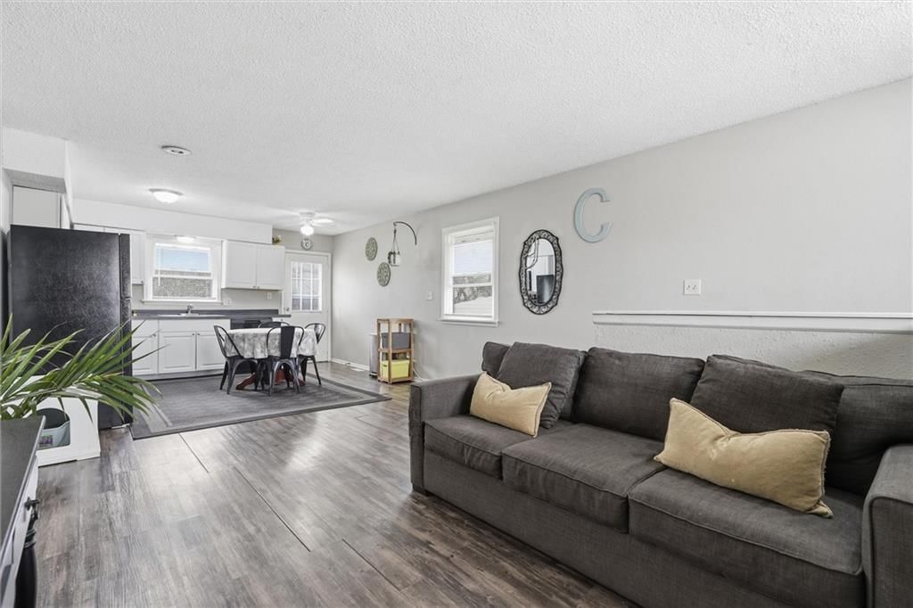 802 NE Banner Drive — photo 4
