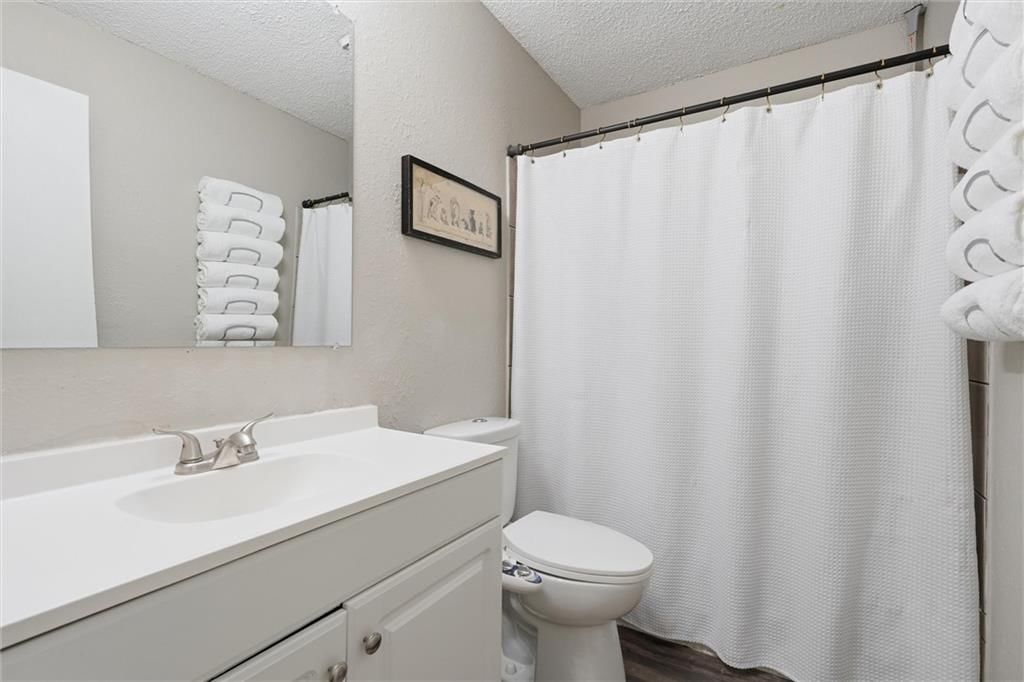 802 NE Banner Drive — photo 8