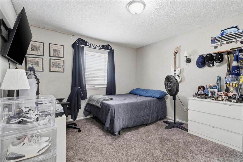 802 NE Banner Drive — photo 9