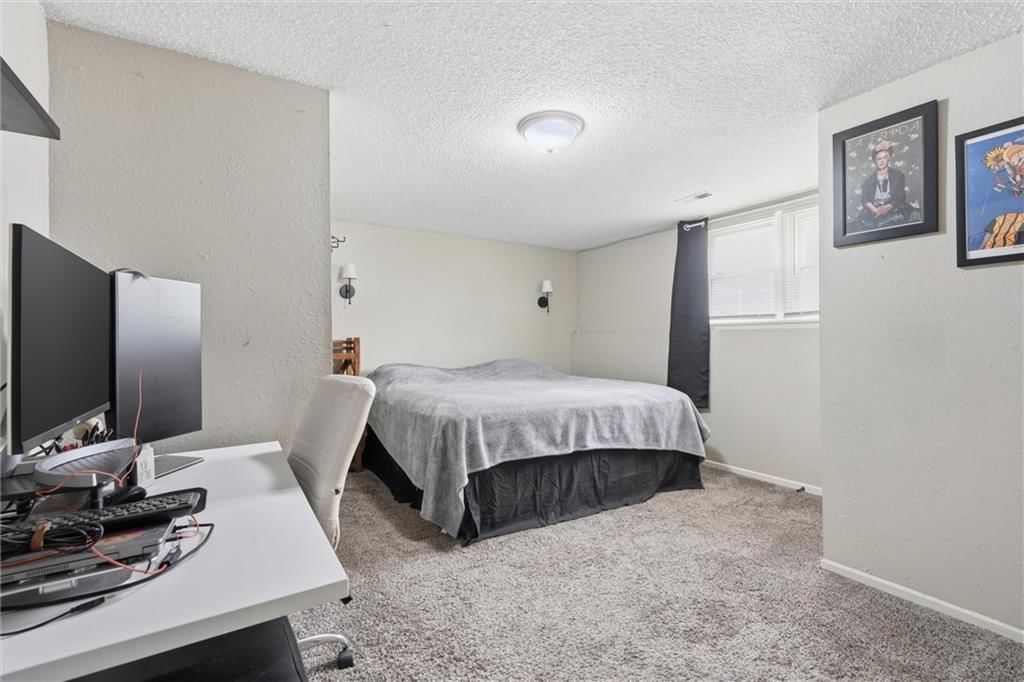 802 NE Banner Drive — photo 11