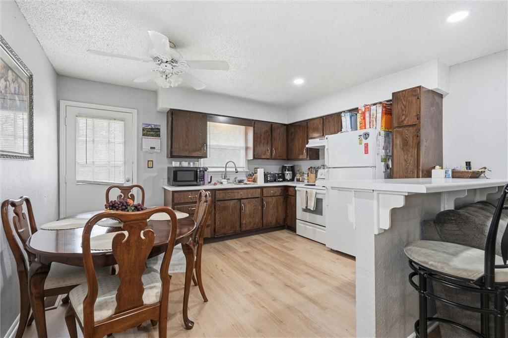 802 NE Banner Drive — photo 14