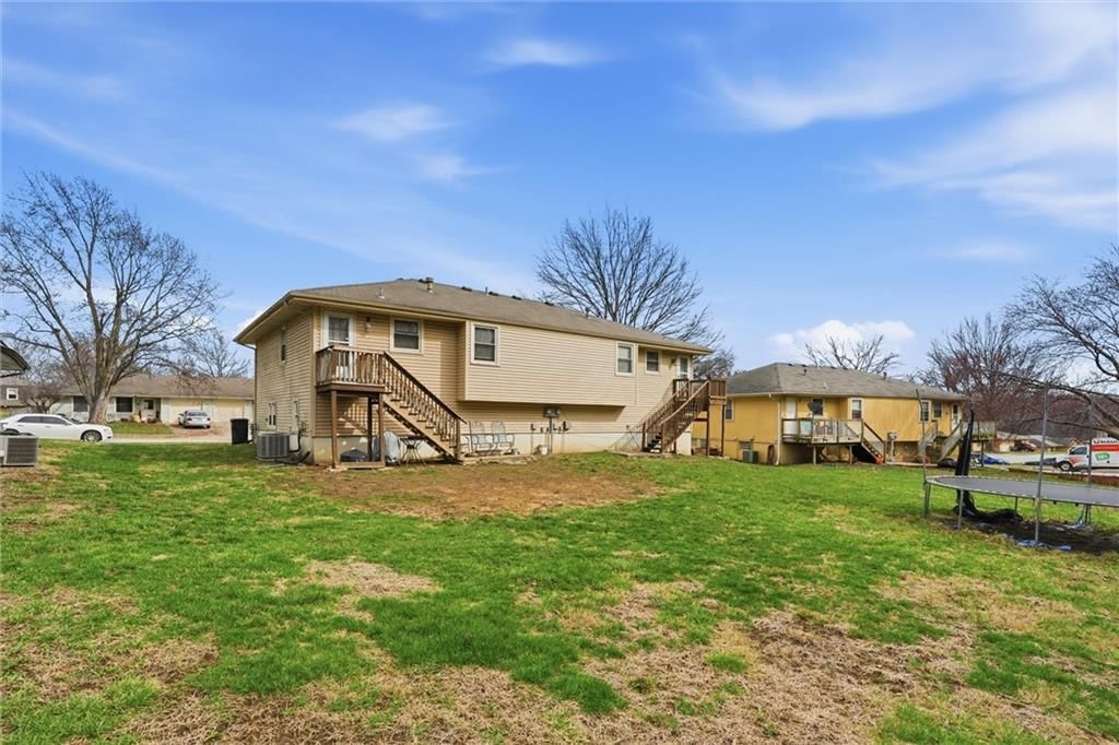 802 NE Banner Drive — photo 19